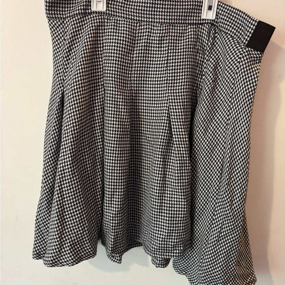 Torrid Black & White Houndstooth A-Line Skirt Size 1 NWT